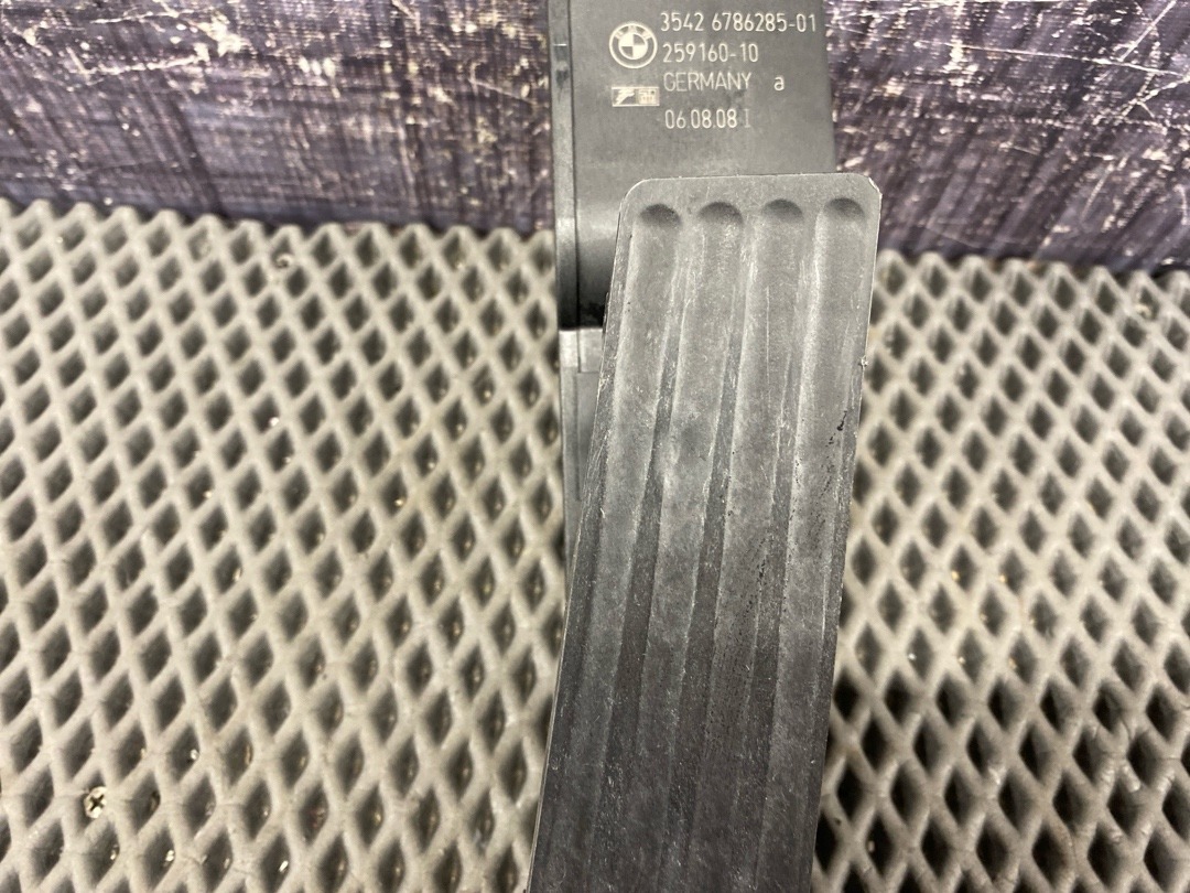 Педаль газа, 1960 рублей, Красноярск