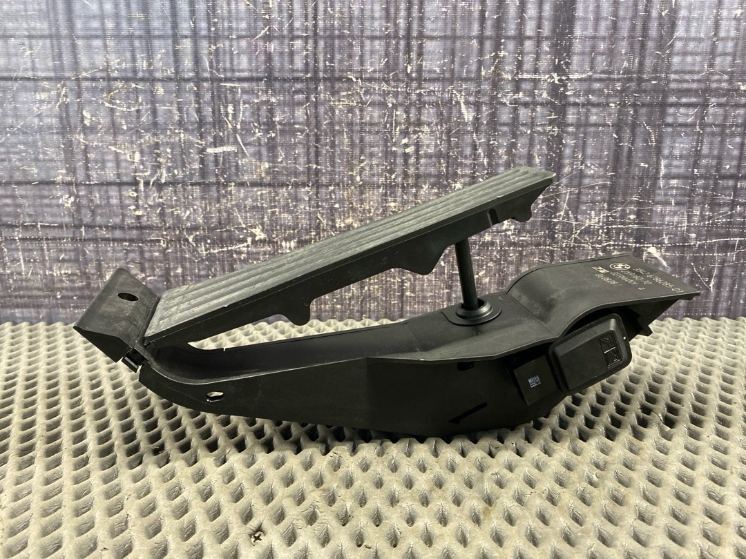 Педаль газа, 1960 рублей, Красноярск