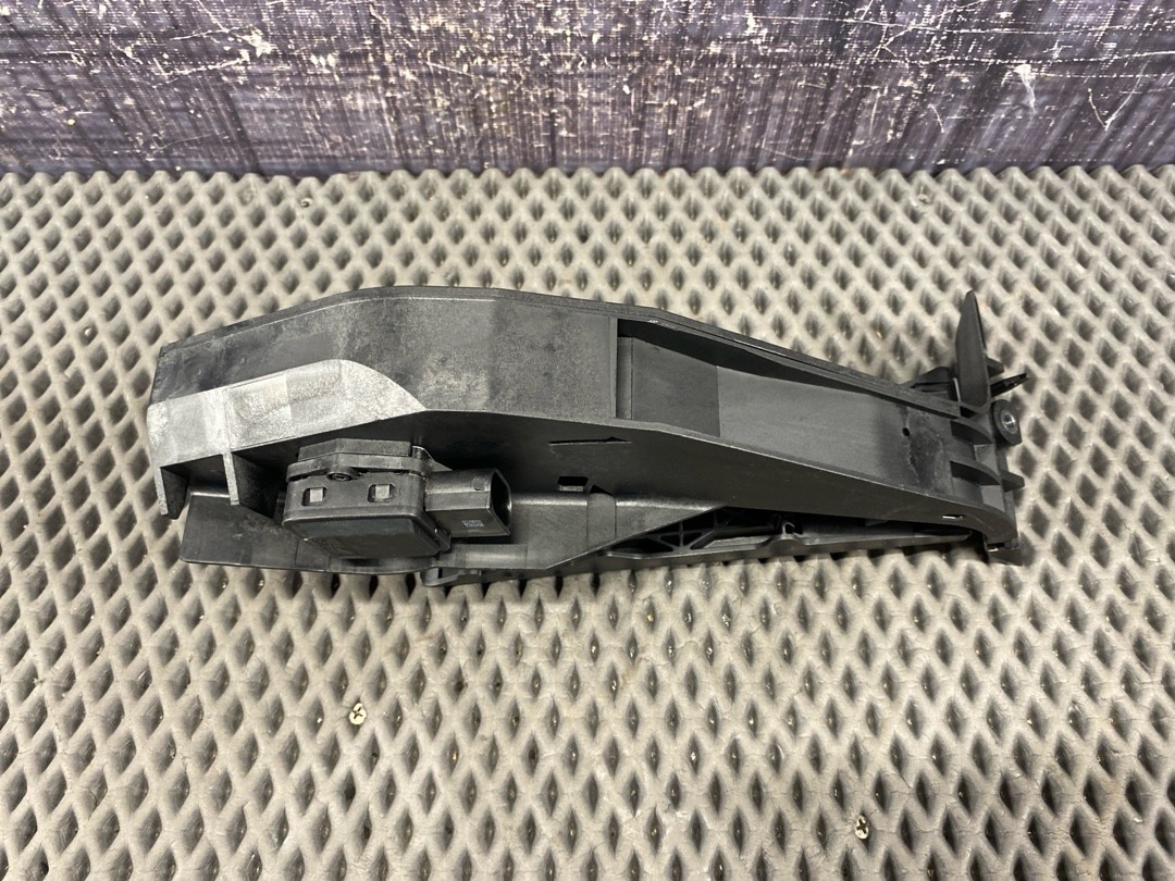 Педаль газа, 1960 рублей, Красноярск