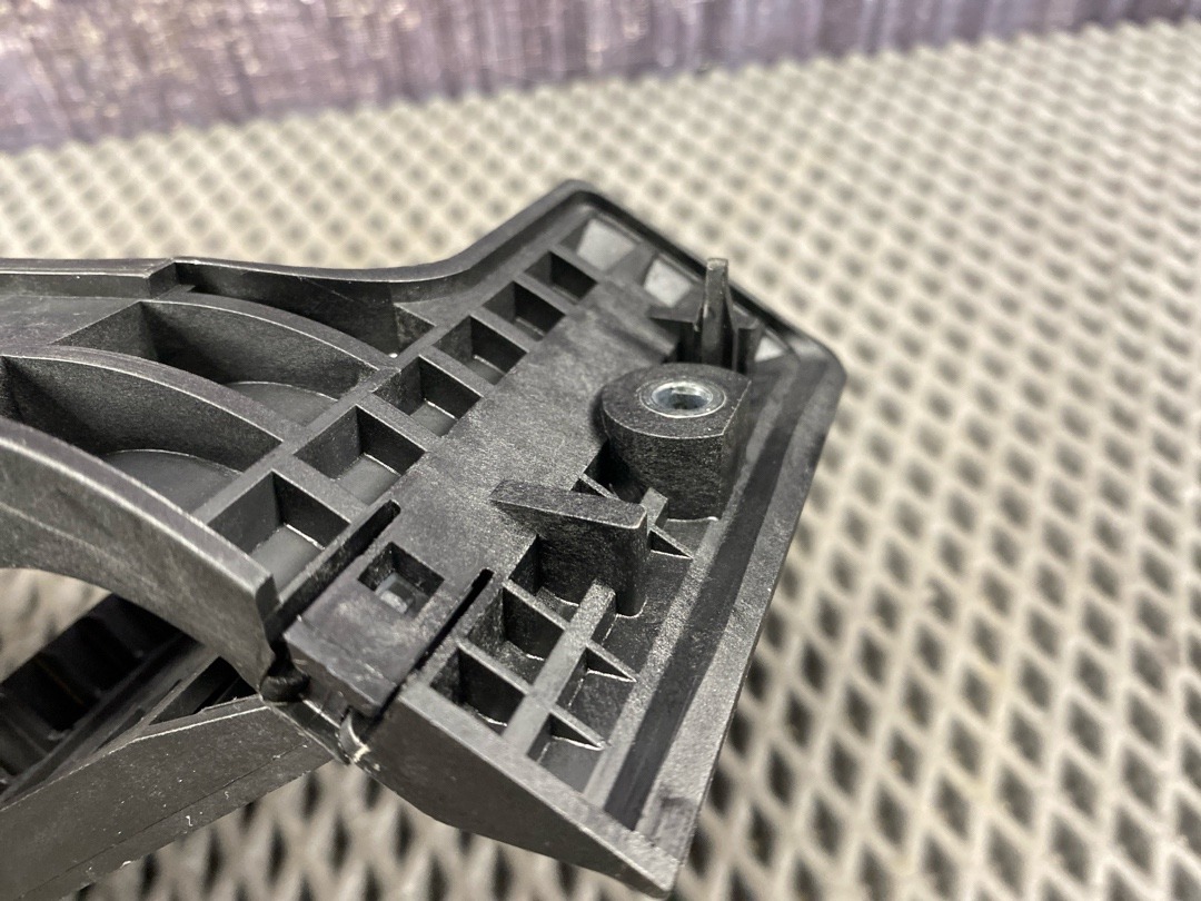 Педаль газа, 1960 рублей, Красноярск