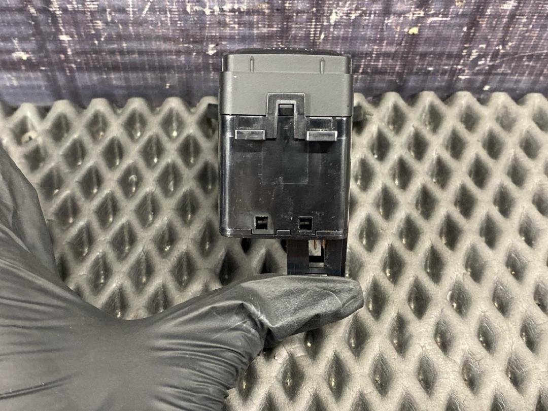 Кнопка стояночного тормоза, 2430 рублей, Красноярск