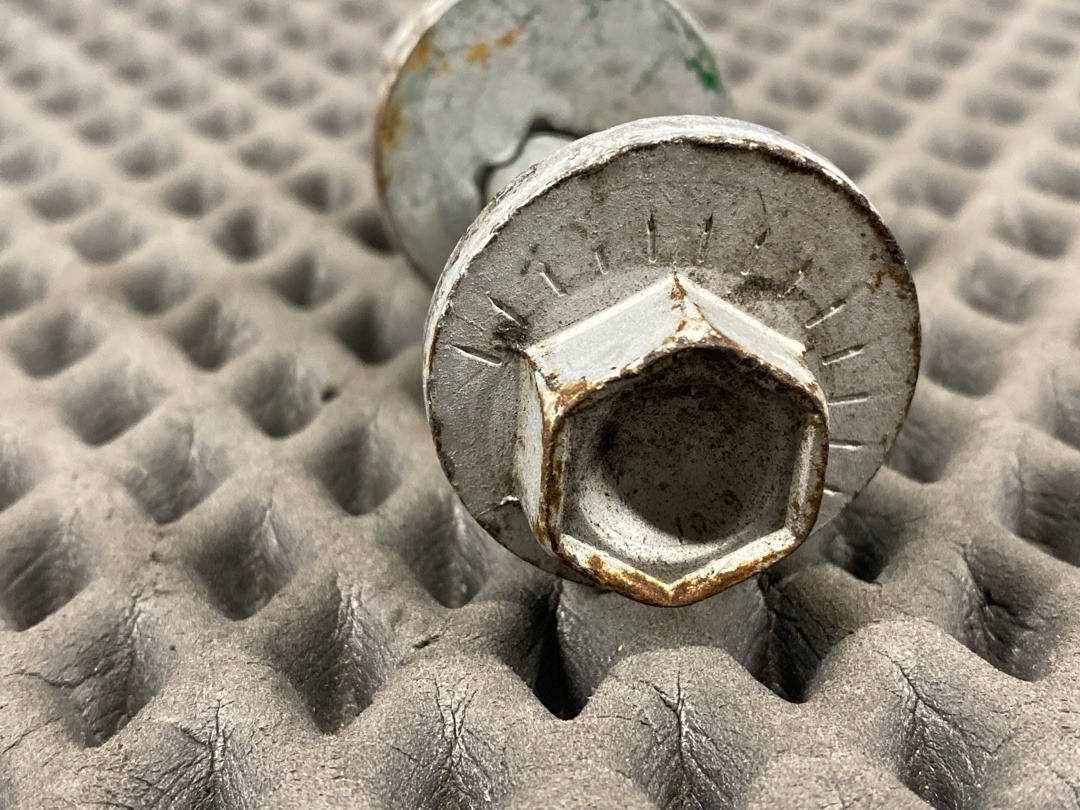 Болт развальный, 640 рублей, Красноярск