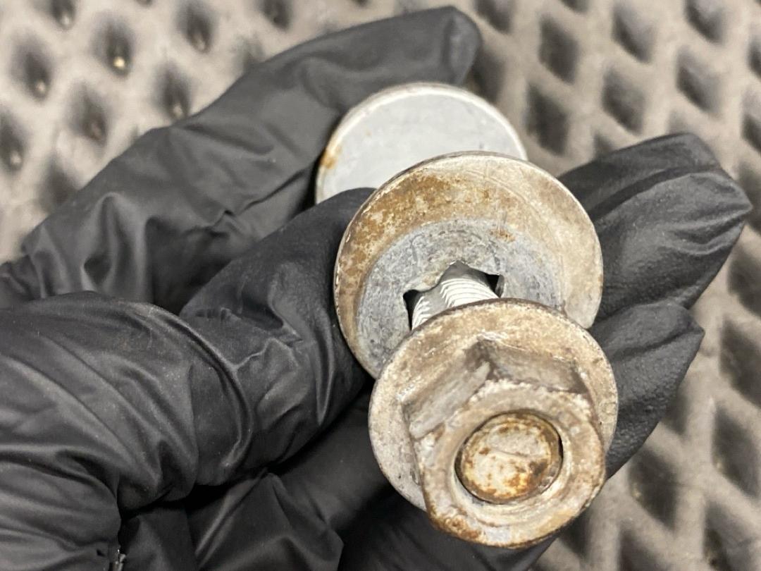 Болт развальный, 640 рублей, Красноярск