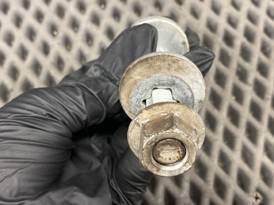 Болт развальный, 640 рублей, Красноярск