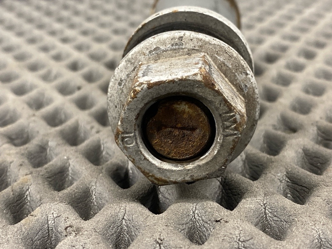 Болт развальный, 640 рублей, Красноярск