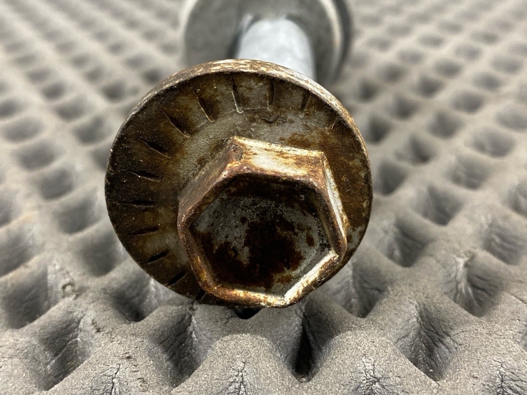 Болт развальный, 640 рублей, Красноярск