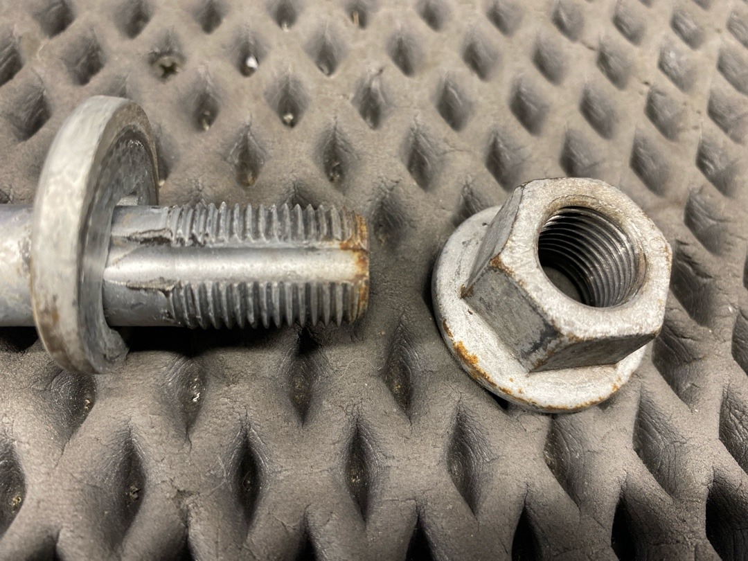 Болт развальный, 640 рублей, Красноярск