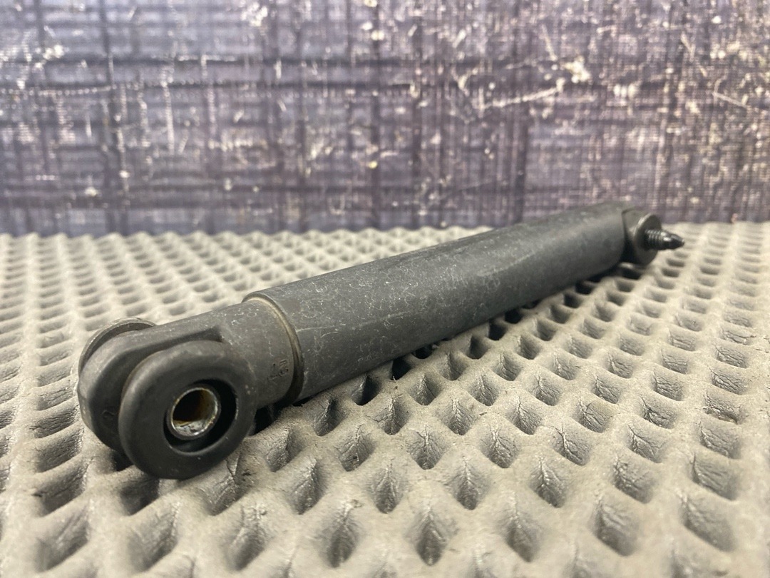 Амортизатор багажника, 820 рублей, Красноярск