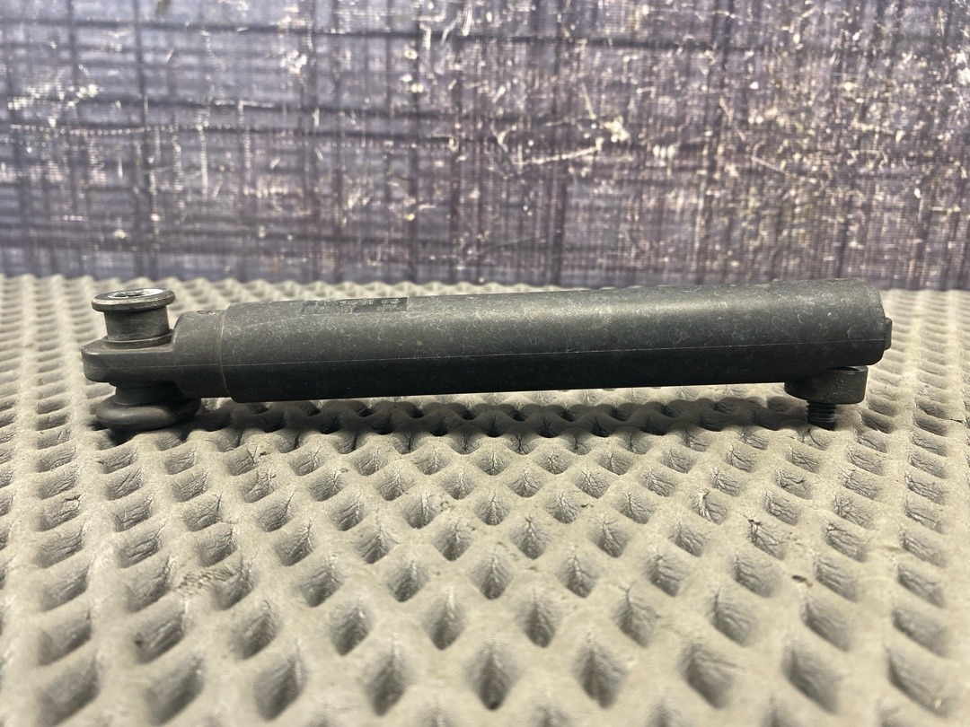 Амортизатор багажника, 820 рублей, Красноярск