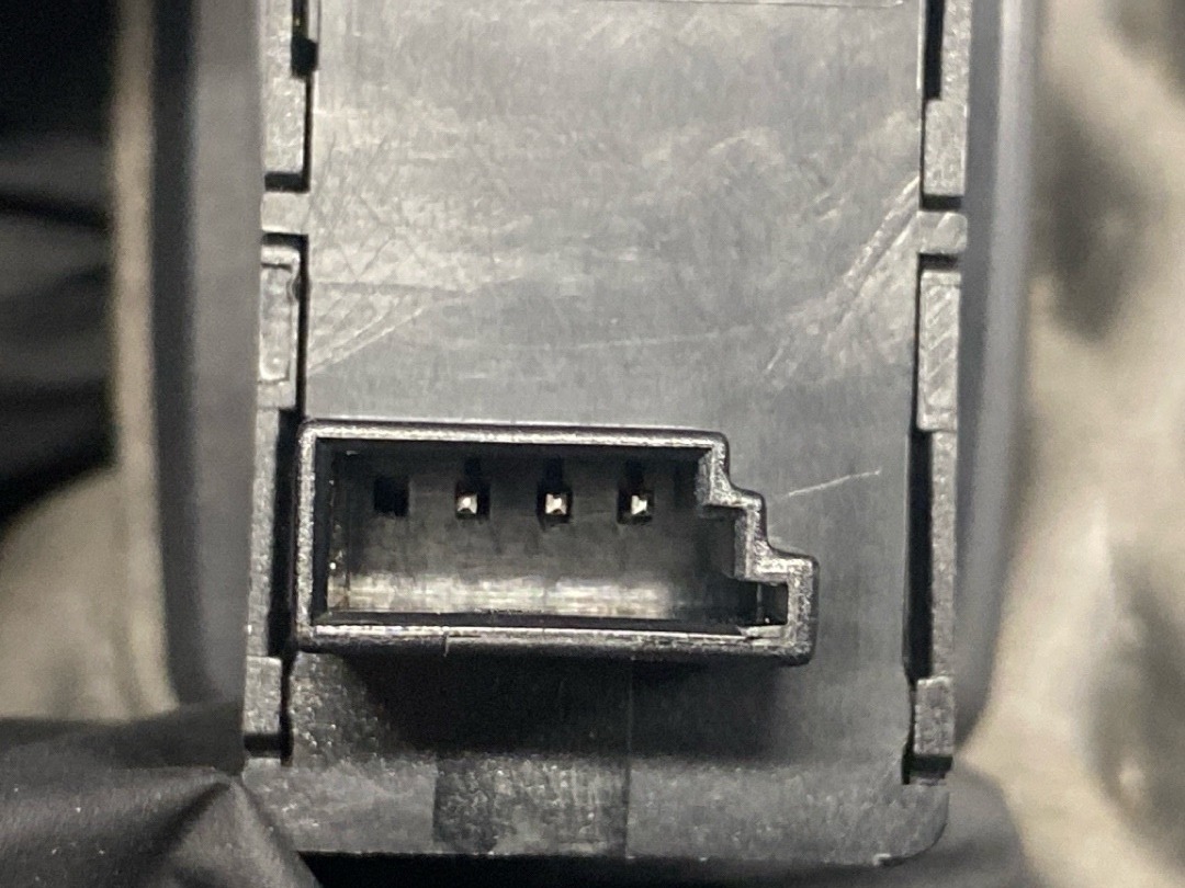 Кнопка стеклоподъемника, 620 рублей, Красноярск