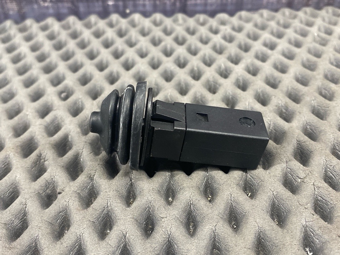 Кнопка лючка бензобака, 1120 рублей, Красноярск