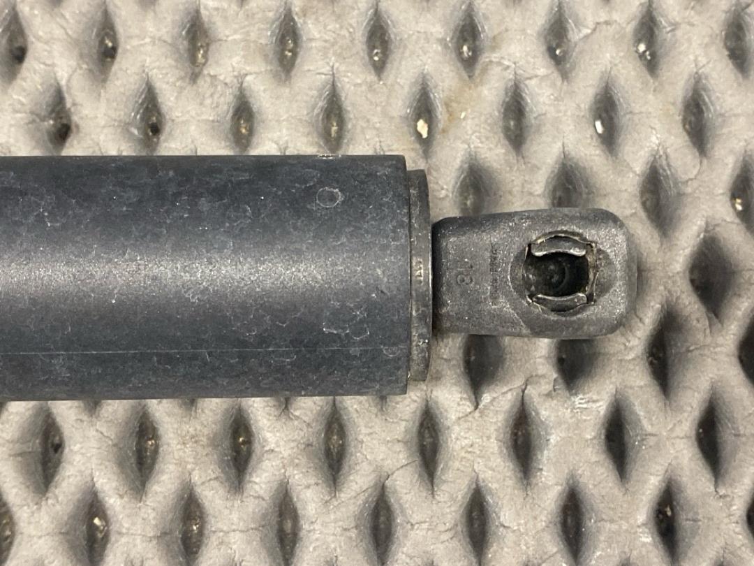 Амортизатор багажника, 1450 рублей, Красноярск