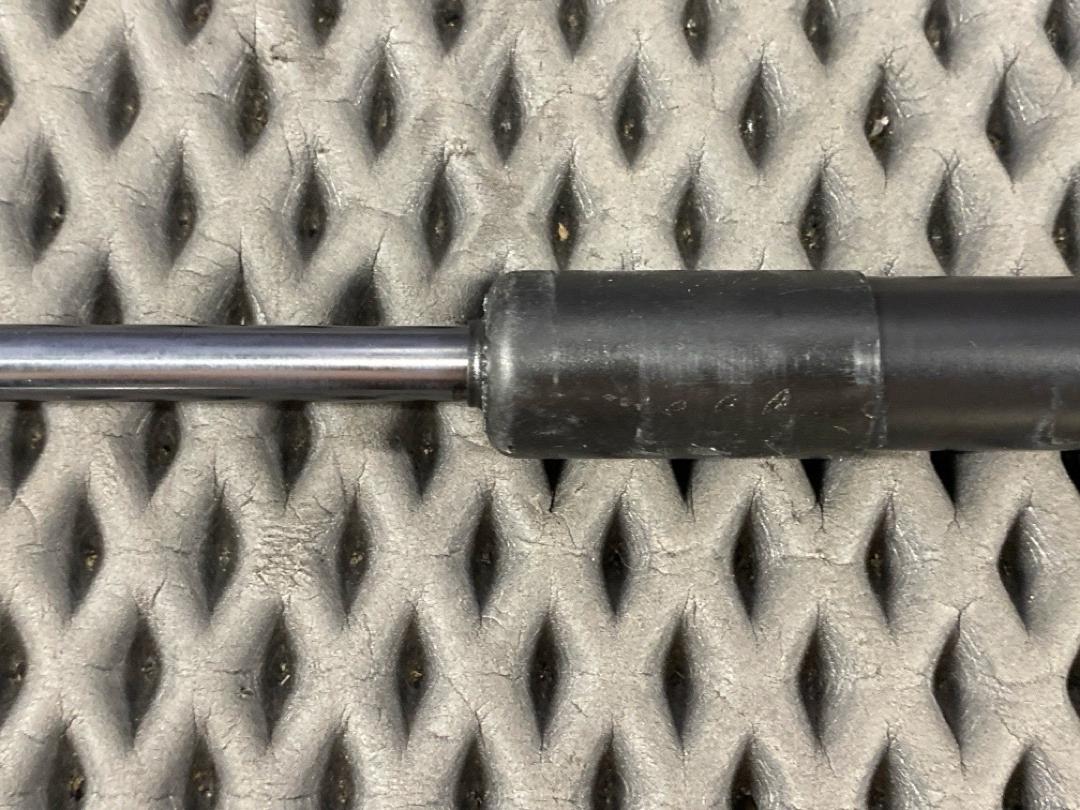 Амортизатор капота, 830 рублей, Красноярск