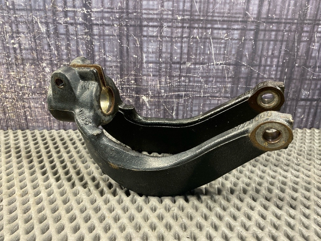 Кронштейн амортизатора, 1310 рублей, Красноярск