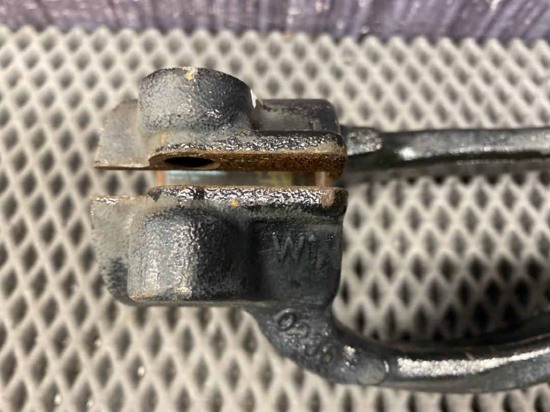 Кронштейн амортизатора, 1310 рублей, Красноярск