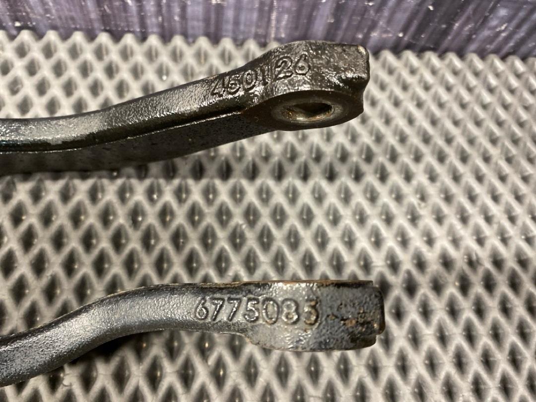 Кронштейн амортизатора, 1310 рублей, Красноярск