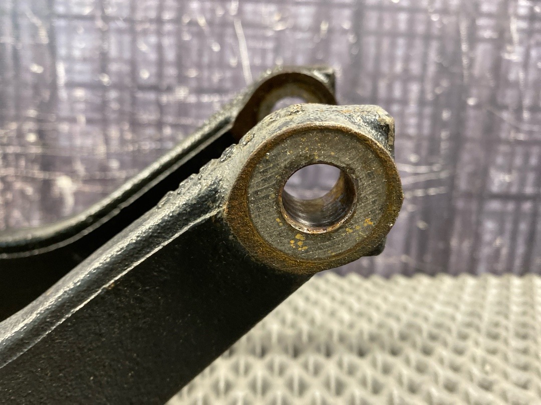 Кронштейн амортизатора, 1310 рублей, Красноярск