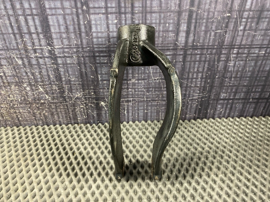 Кронштейн амортизатора, 1310 рублей, Красноярск