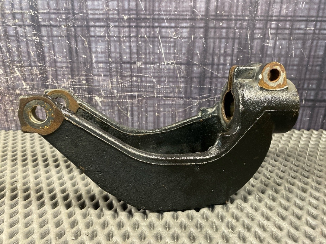 Кронштейн амортизатора, 1310 рублей, Красноярск