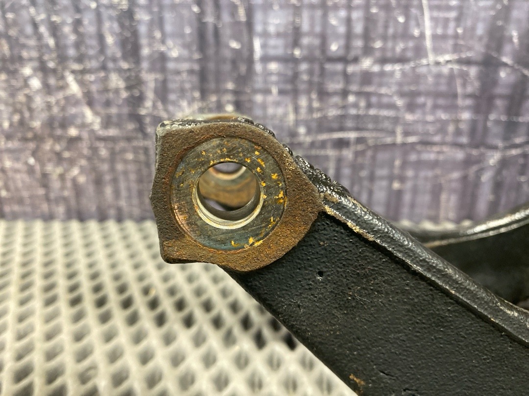 Кронштейн амортизатора, 1310 рублей, Красноярск