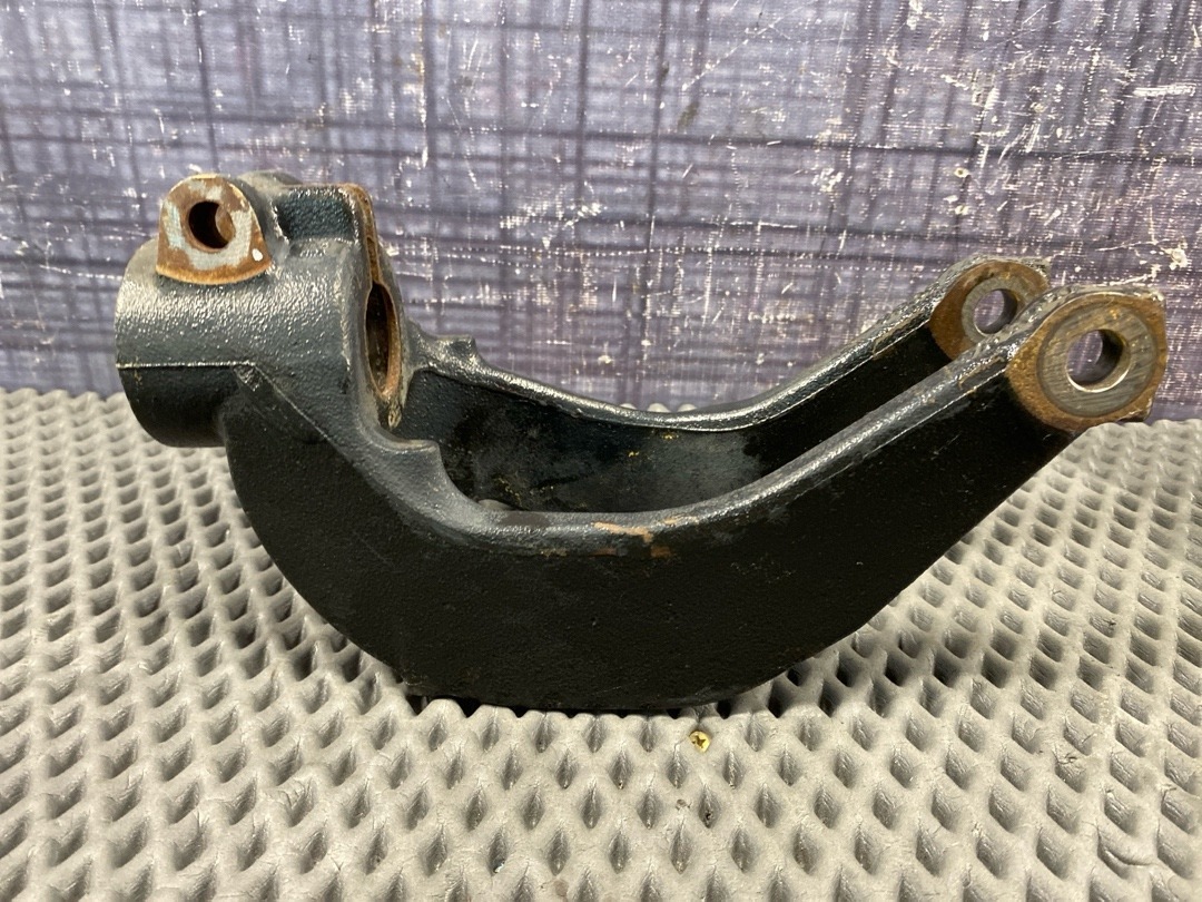 Кронштейн амортизатора, 1310 рублей, Красноярск