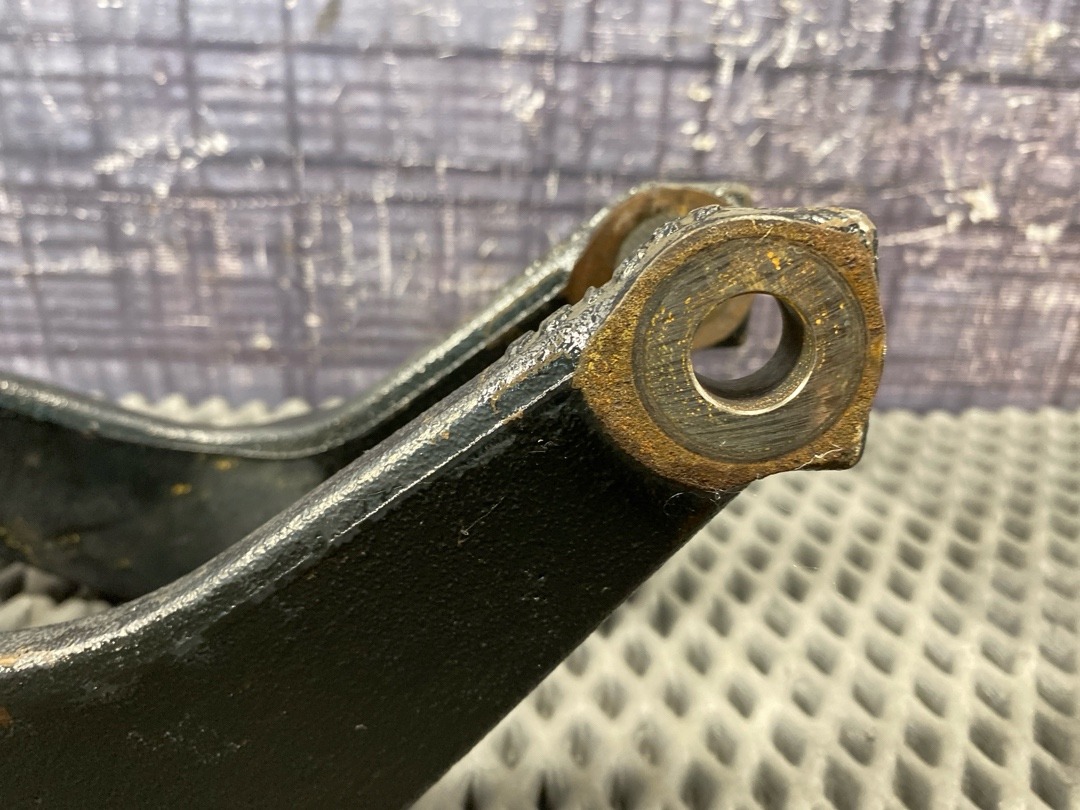 Кронштейн амортизатора, 1310 рублей, Красноярск