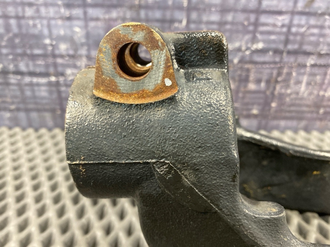 Кронштейн амортизатора, 1310 рублей, Красноярск