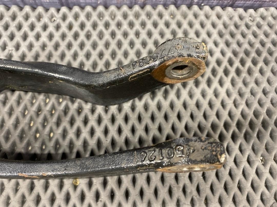 Кронштейн амортизатора, 1310 рублей, Красноярск