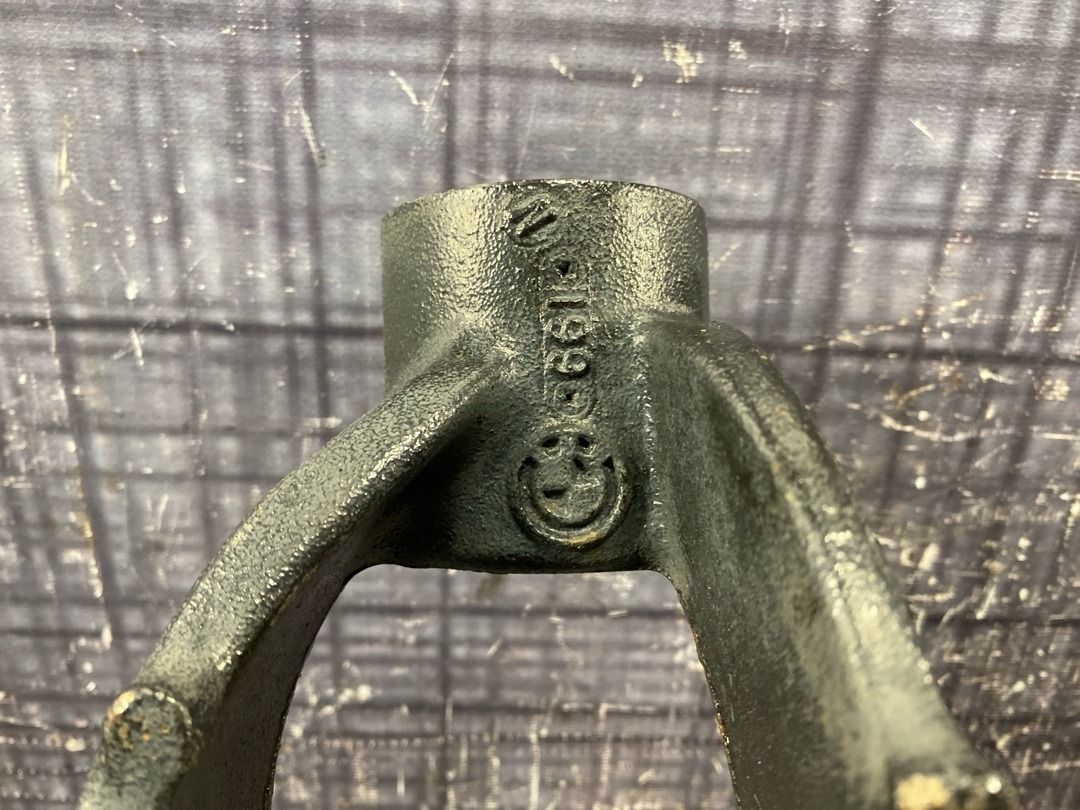 Кронштейн амортизатора, 1310 рублей, Красноярск