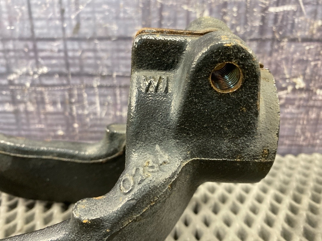 Кронштейн амортизатора, 1310 рублей, Красноярск