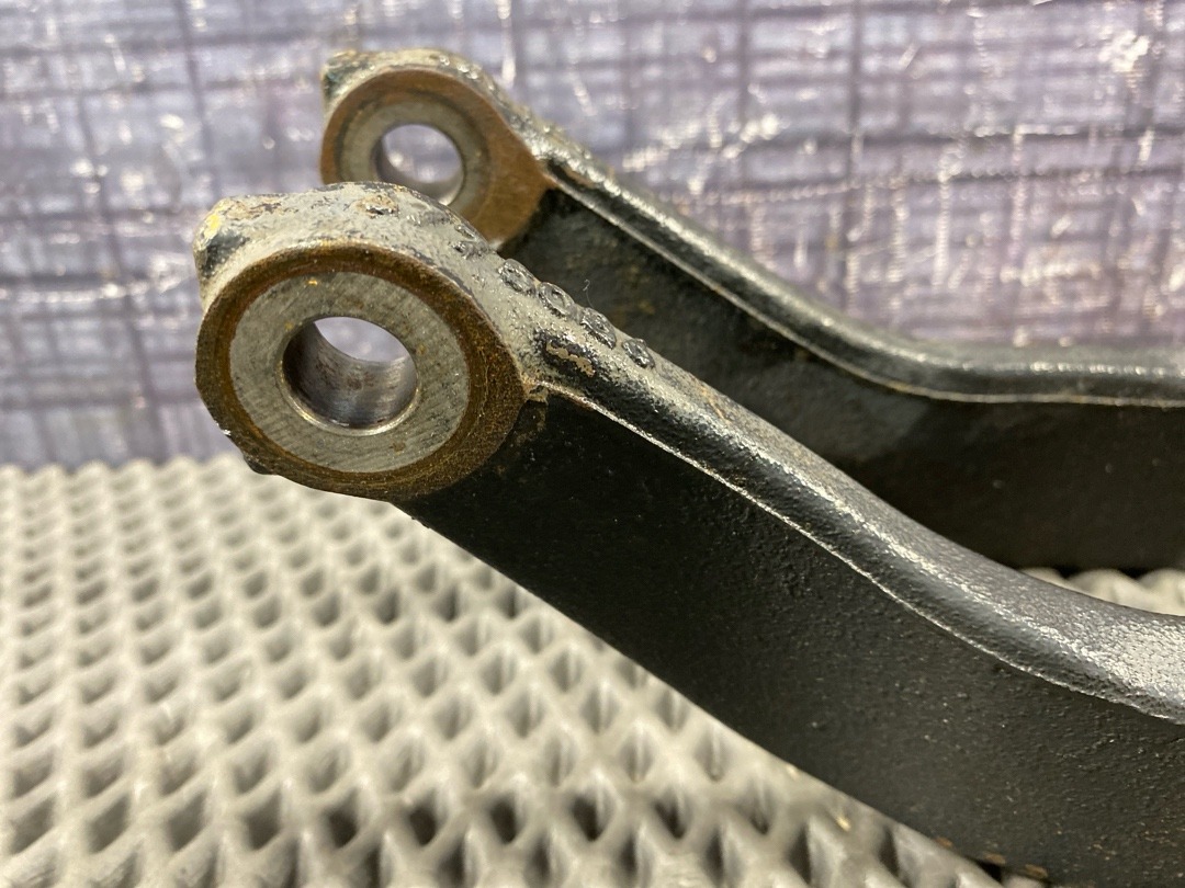 Кронштейн амортизатора, 1310 рублей, Красноярск