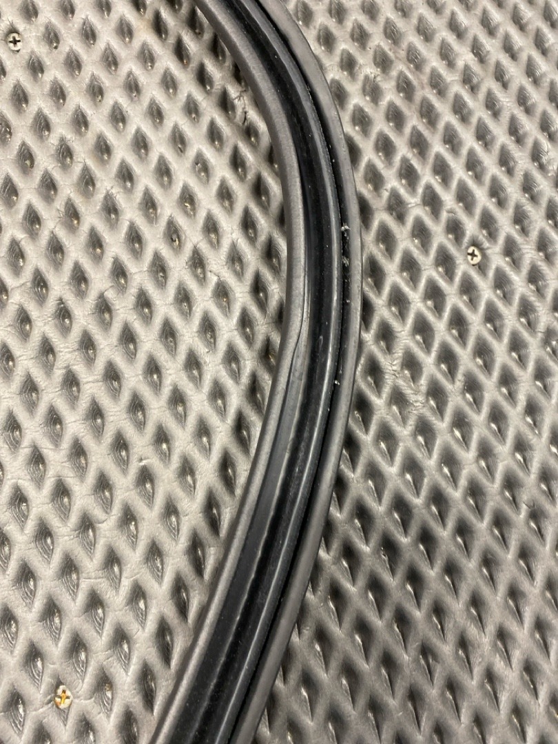 Уплотнитель крышки багажника, 1760 рублей, Красноярск