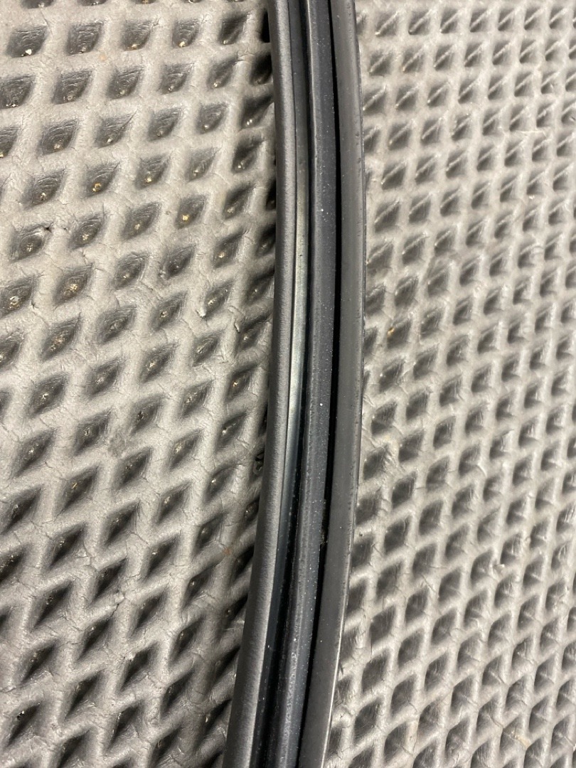 Уплотнитель крышки багажника, 1760 рублей, Красноярск