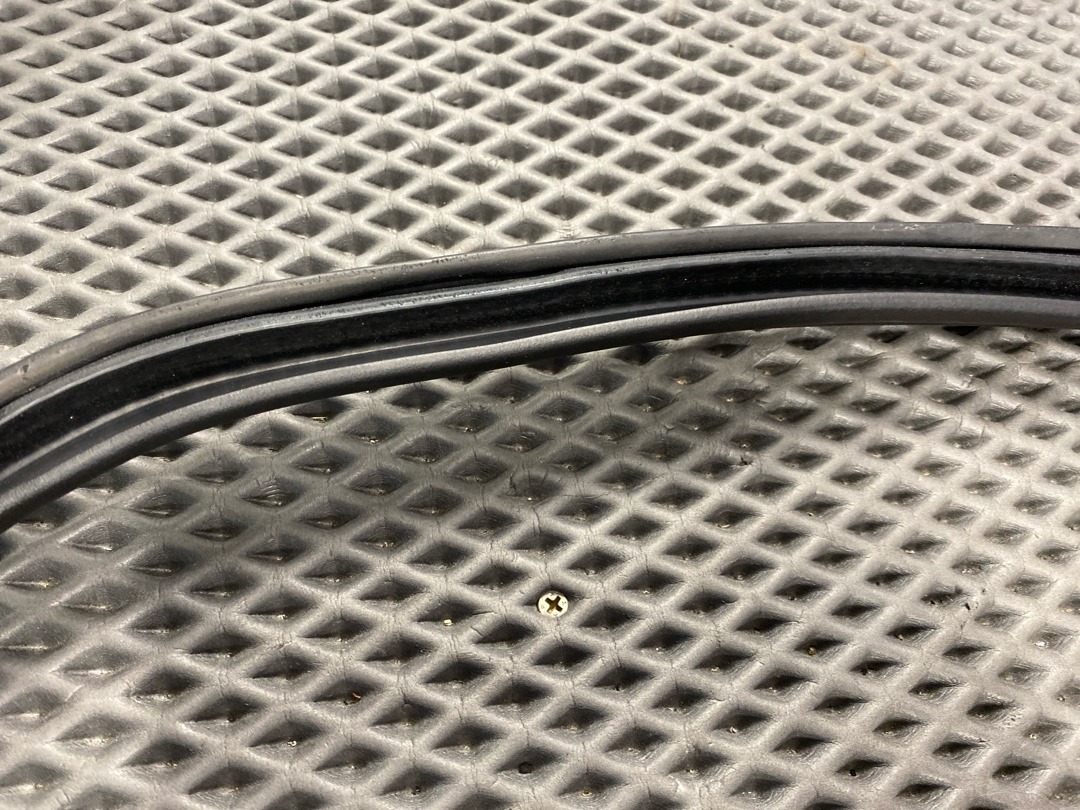 Уплотнитель крышки багажника, 1760 рублей, Красноярск