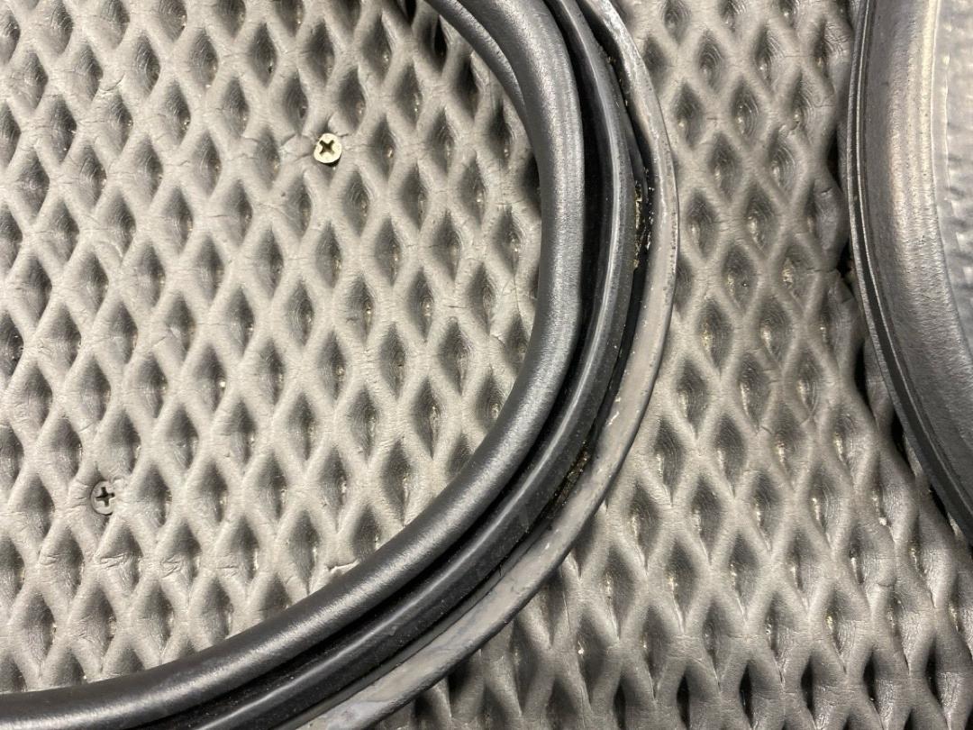 Уплотнитель крышки багажника, 1760 рублей, Красноярск