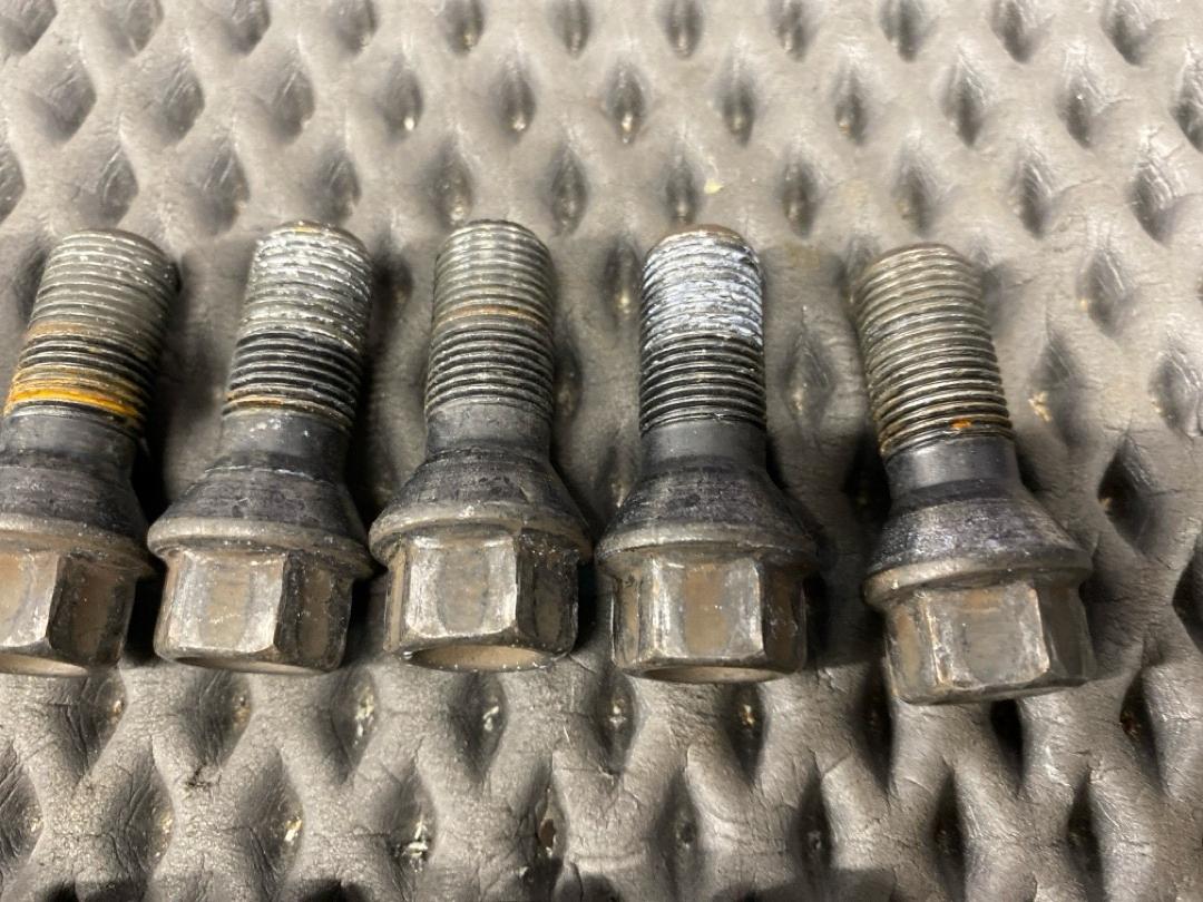 Комплект колесных болтов, 3640 рублей, Красноярск