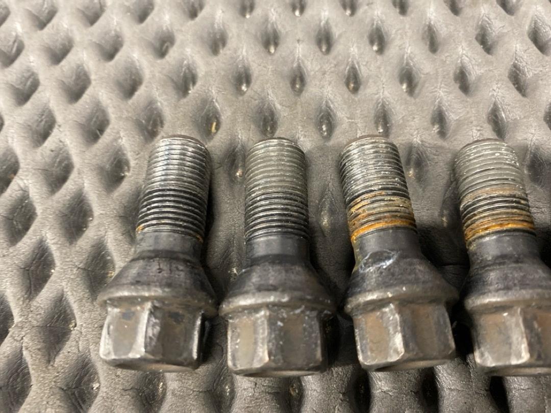 Комплект колесных болтов, 3640 рублей, Красноярск