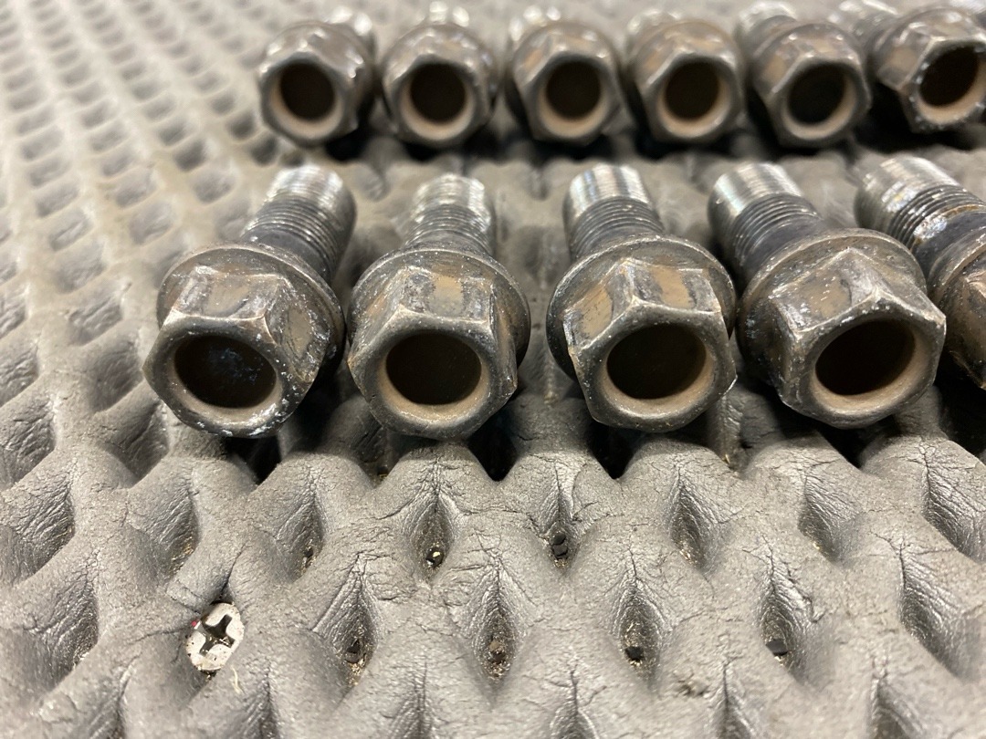 Комплект колесных болтов, 3640 рублей, Красноярск