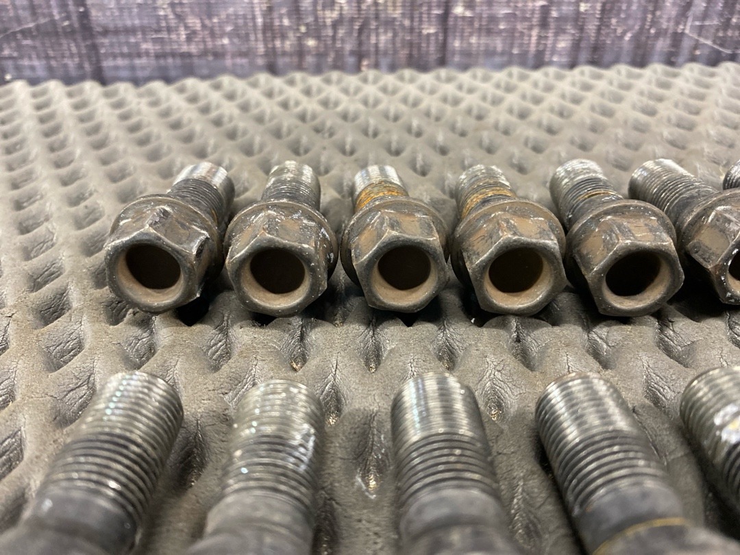 Комплект колесных болтов, 3640 рублей, Красноярск