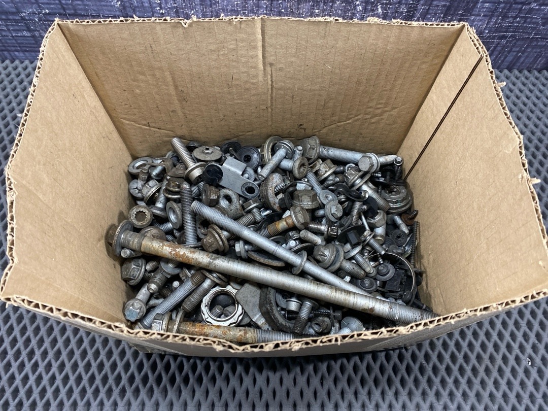 Болты и гайки, 3920 рублей, Красноярск