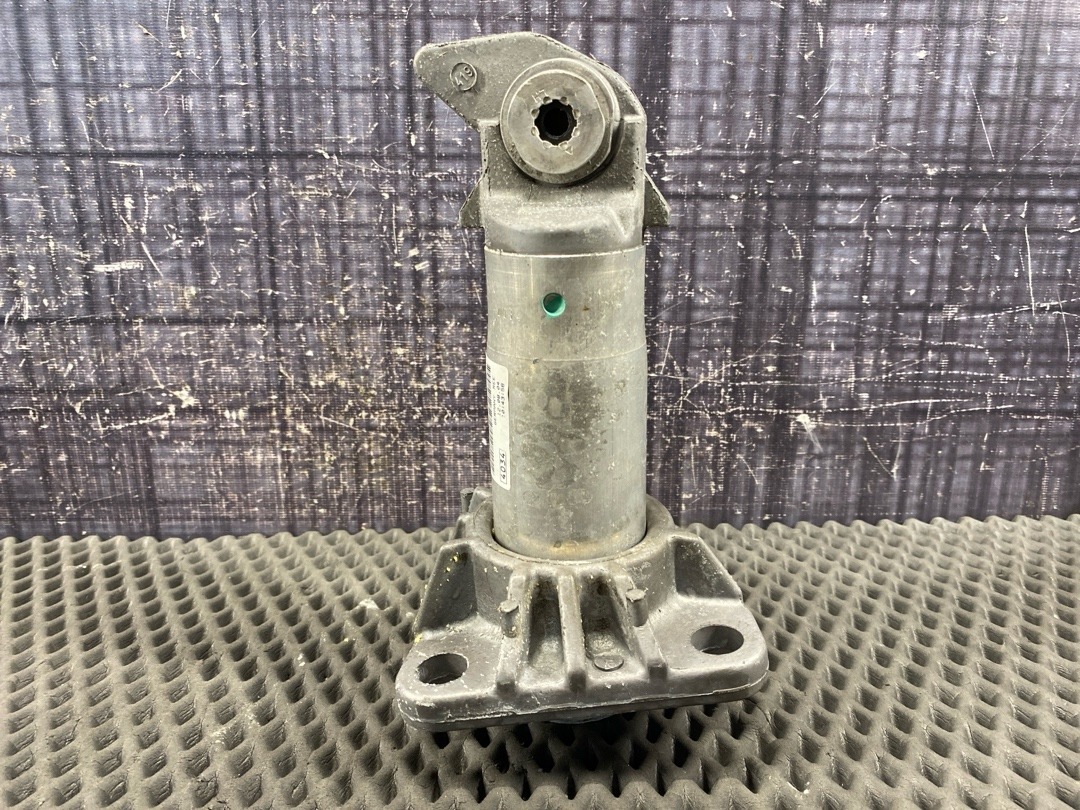 Кронштейн усилителя бампера, 1630 рублей, Красноярск