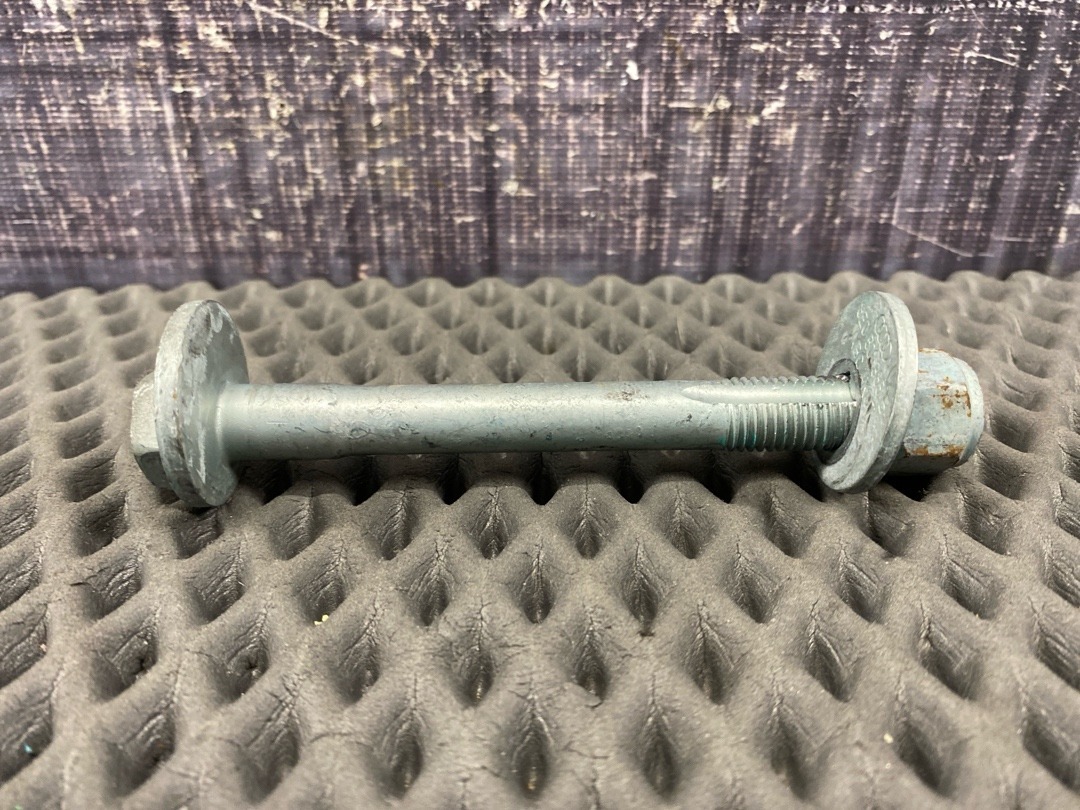 Болт развальный, 820 рублей, Красноярск