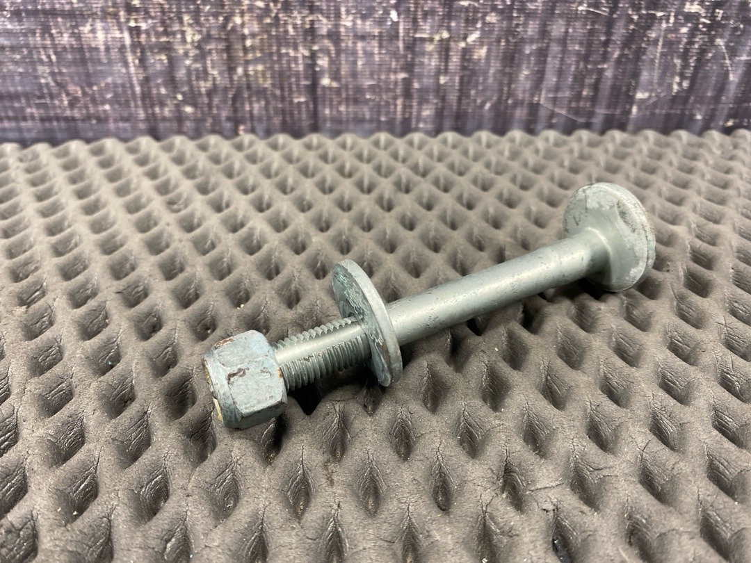 Болт развальный, 820 рублей, Красноярск