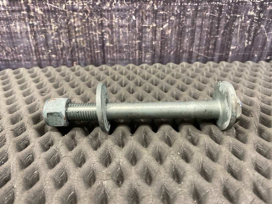 Болт развальный, 820 рублей, Красноярск