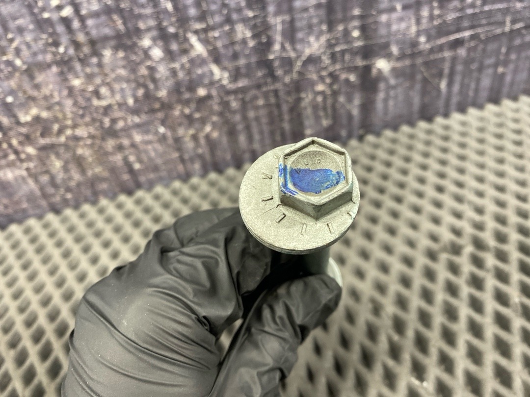 Болт развальный, 820 рублей, Красноярск