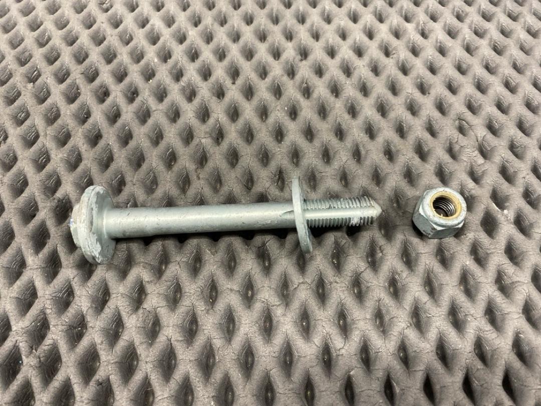 Болт развальный, 820 рублей, Красноярск