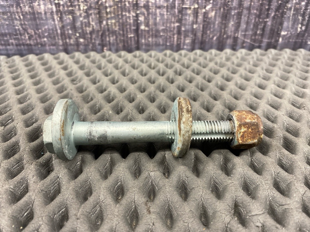 Болт развальный, 820 рублей, Красноярск