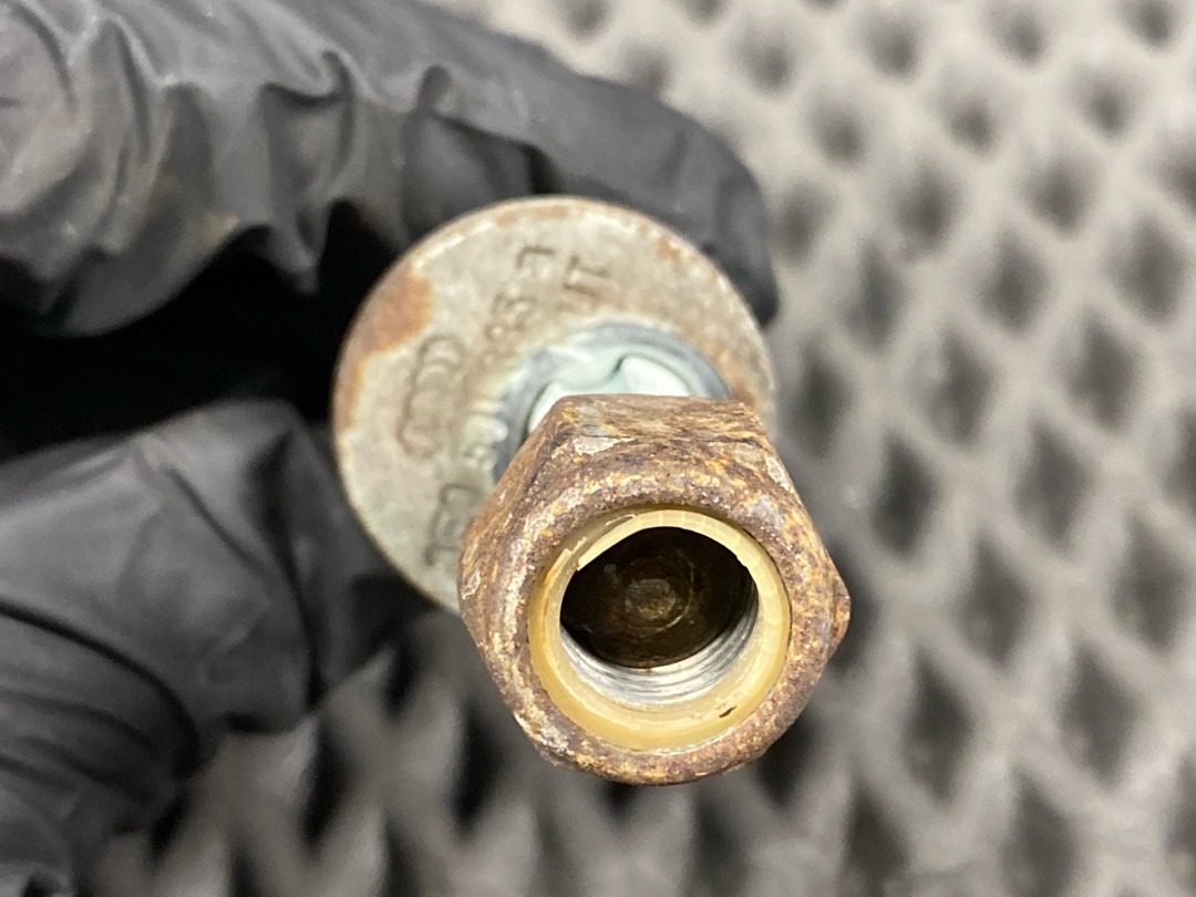 Болт развальный, 820 рублей, Красноярск