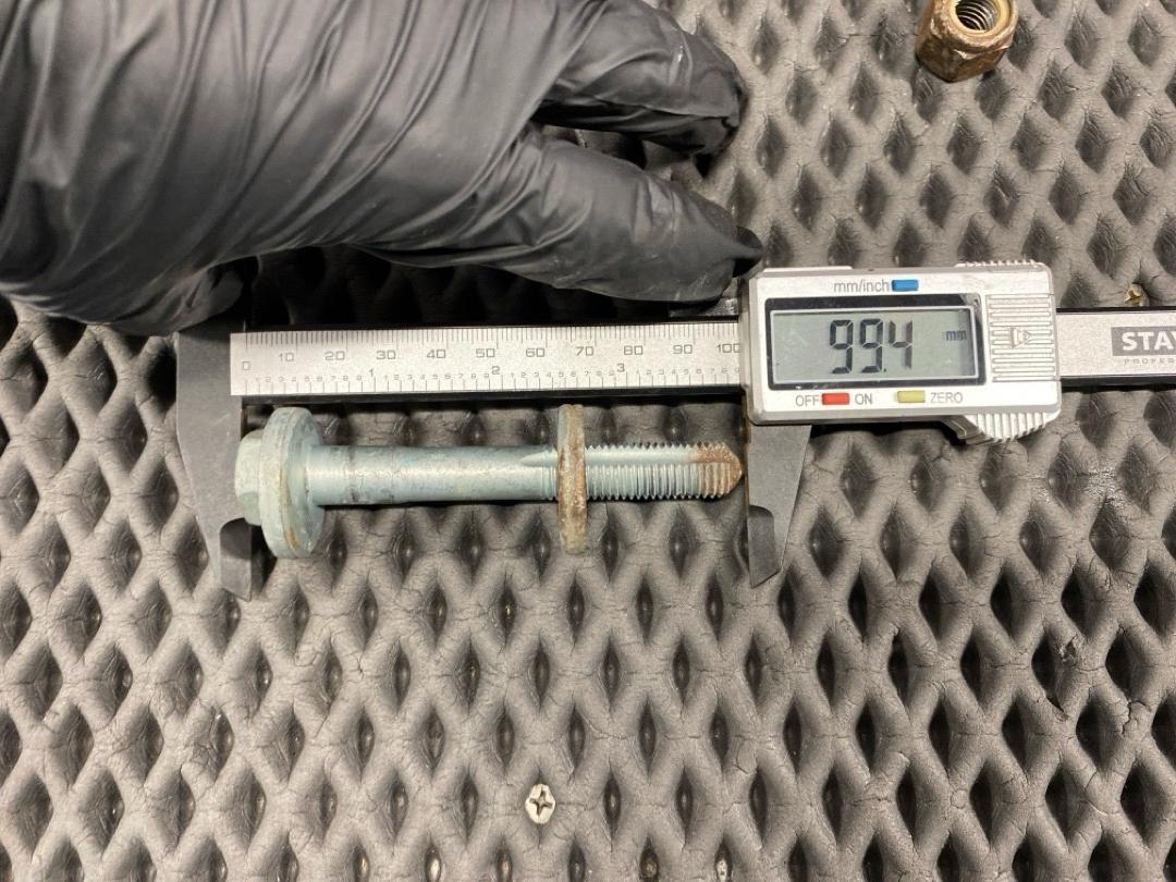 Болт развальный, 820 рублей, Красноярск