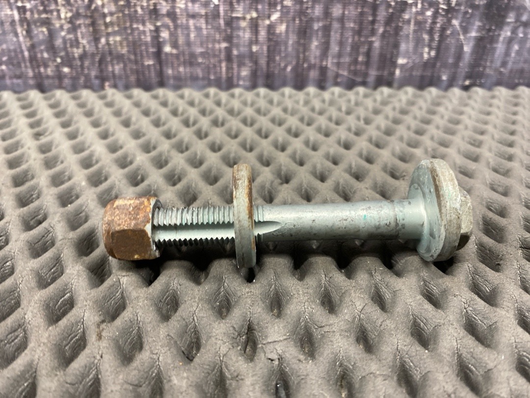 Болт развальный, 820 рублей, Красноярск